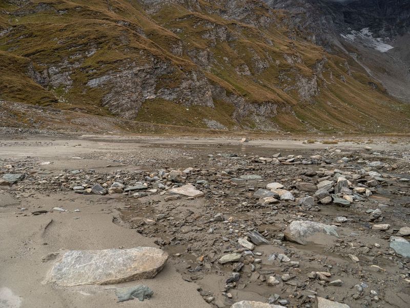 A Day in Austria: Clear Sky and Mountain Landscape - HDRi Maps and ...
