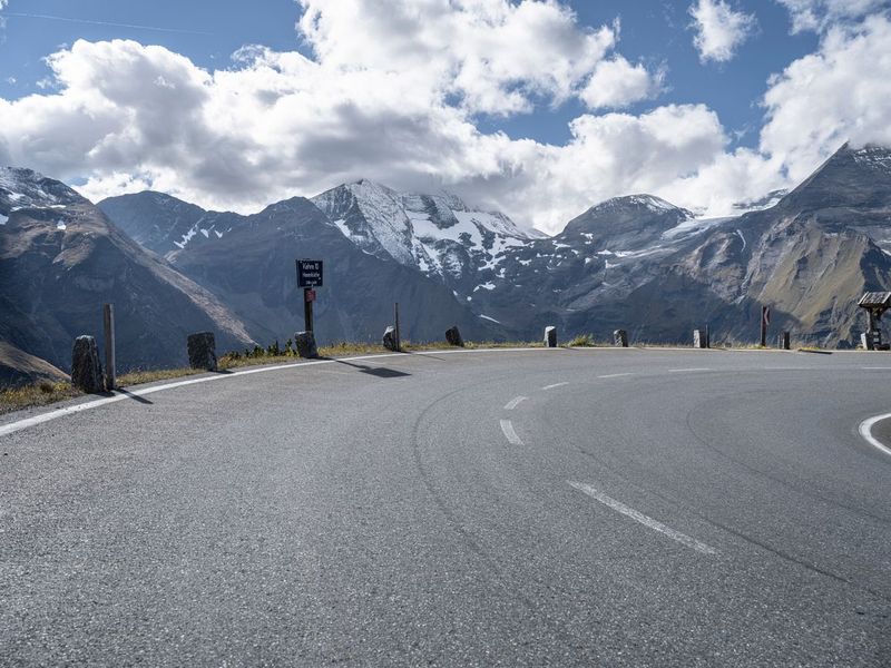 Austria Mountain Road: Clear Sky Day - HDRi Maps and Backplates