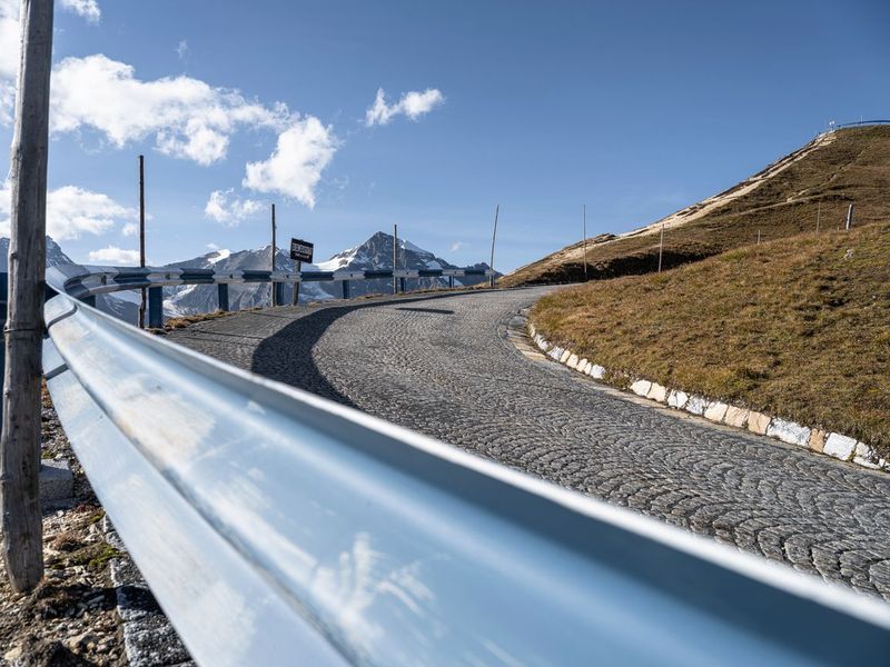 Austrian Landscape: Clear Sky and Majestic Mountains HDRi Maps and ...