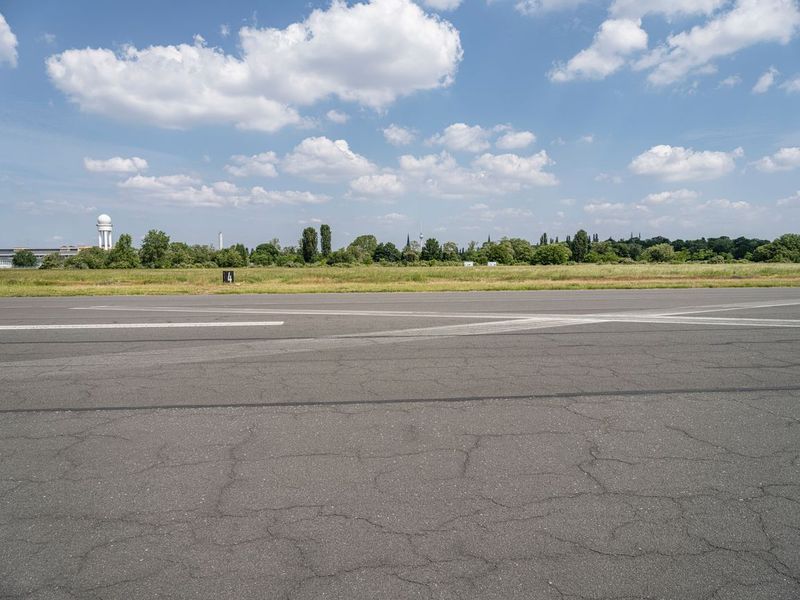 Berlin Park: A Clear Sky Landscape HDRi Maps and Backplates