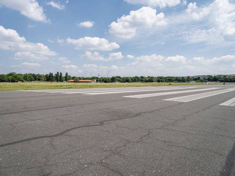 Berlin Tempelhof Park Landscape Under Clear Sky - HDRi Maps and Backplates