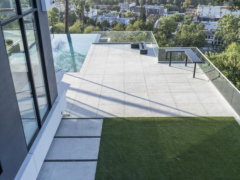 California Property: Architecture in an Open Space HDRi Maps and Backplates