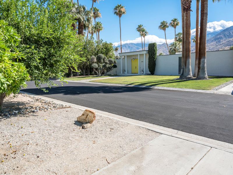 Curated visual reference: Picture Idea: California Suburban Villa Surrounded By Palm Trees Hdri Maps And