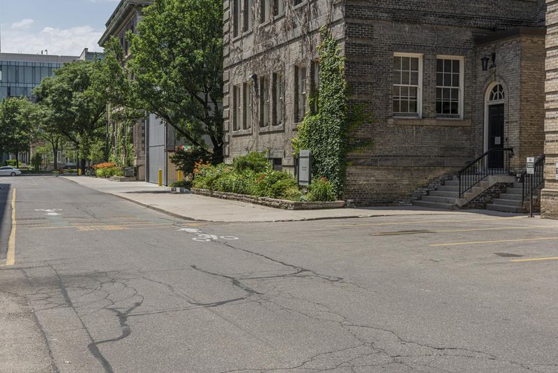 Canada: Urban Design and Park-Like Spaces HDRi Maps and Backplates