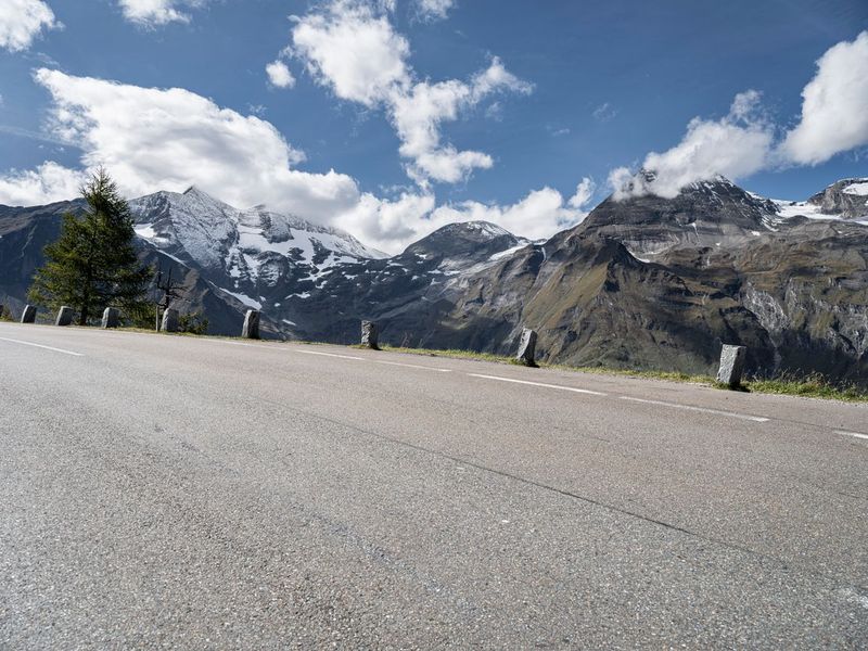 Clear Sky in Austria: Stunning Mountain Landscape HDRi Maps and Backplates