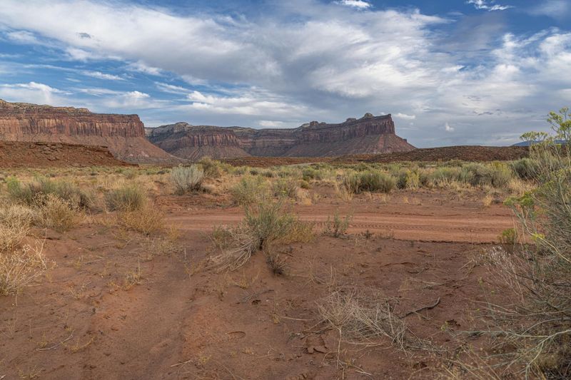 Dawn in the Utah Desert: A Breathtaking Landscape HDRi Maps and Backplates
