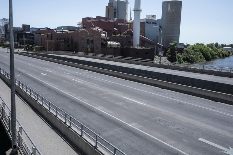 Empty Highway in Iowa City, Iowa HDRi Maps and Backplates