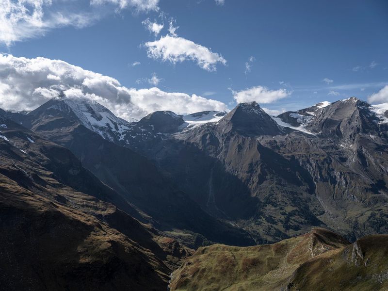 European Mountain View Overlooking a Valley HDRi Maps and Backplates