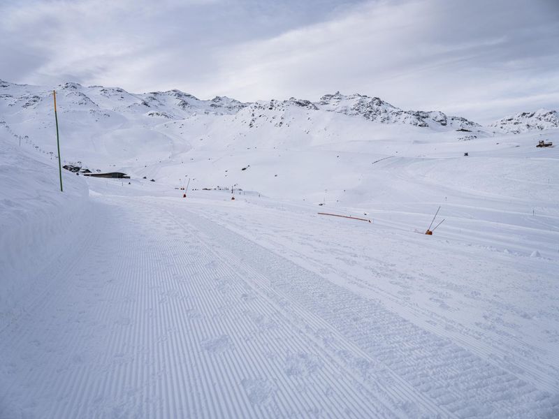 Winter Landscape in the French Alps HDRi Maps and Backplates