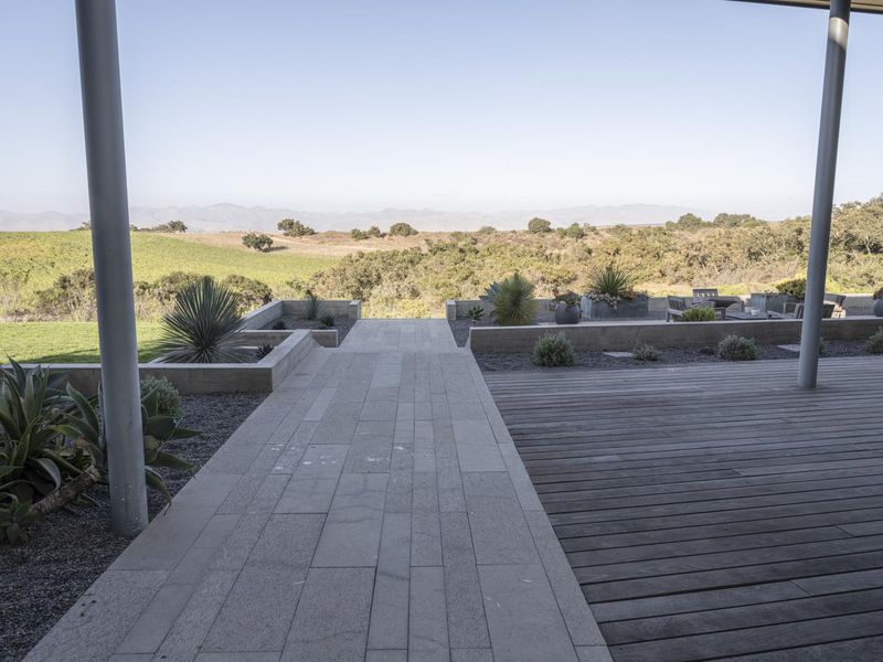 Long Walkway to Modern Residential Home in Los Angeles HDRi Maps and ...