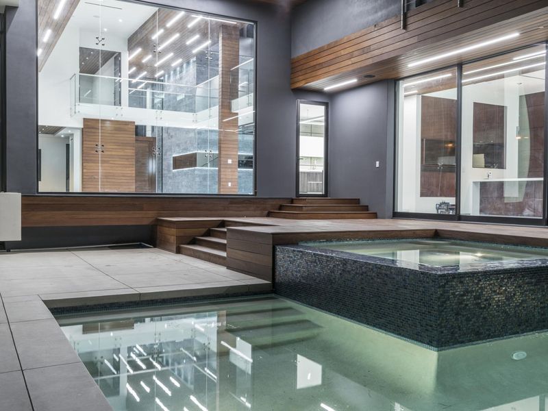 Los Angeles Modern Villa HDRi Maps and Backplates