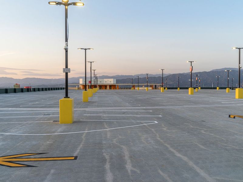 Los Angeles Parking Lot Sunset with Mountains HDRi Maps and Backplates
