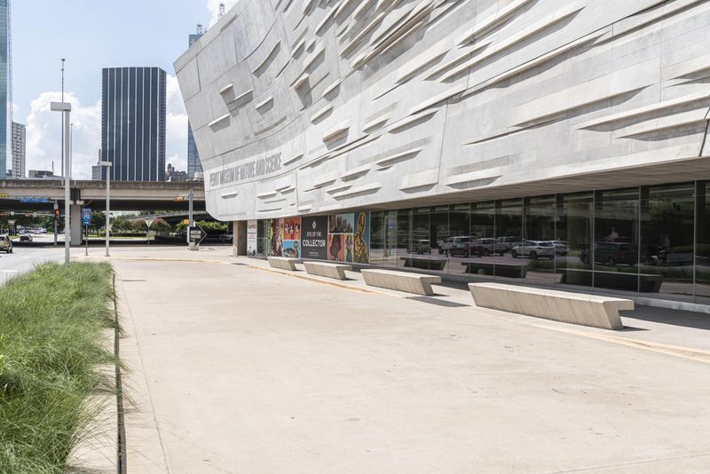 Modern Architecture Building in Downtown Dallas HDRi Maps and Backplates