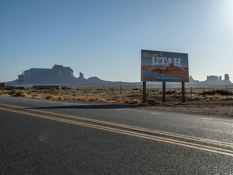 Monument Valley Landscape: Asphalt Road in Utah HDRi Maps and Backplates