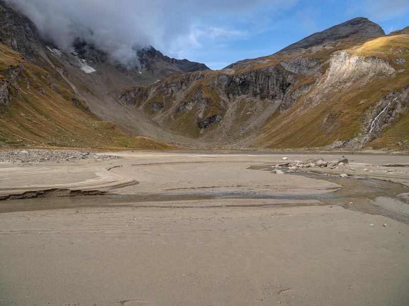 Mountain Terrain: Clear Sky in Austria HDRi Maps and Backplates