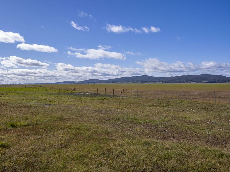 Open Fields and Mountains: A Scenic Landscape HDRi Maps and Backplates