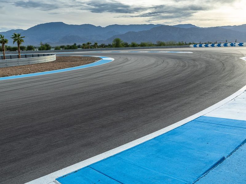 Race Track in USA: Sunrise and Sunshine HDRi Maps and Backplates