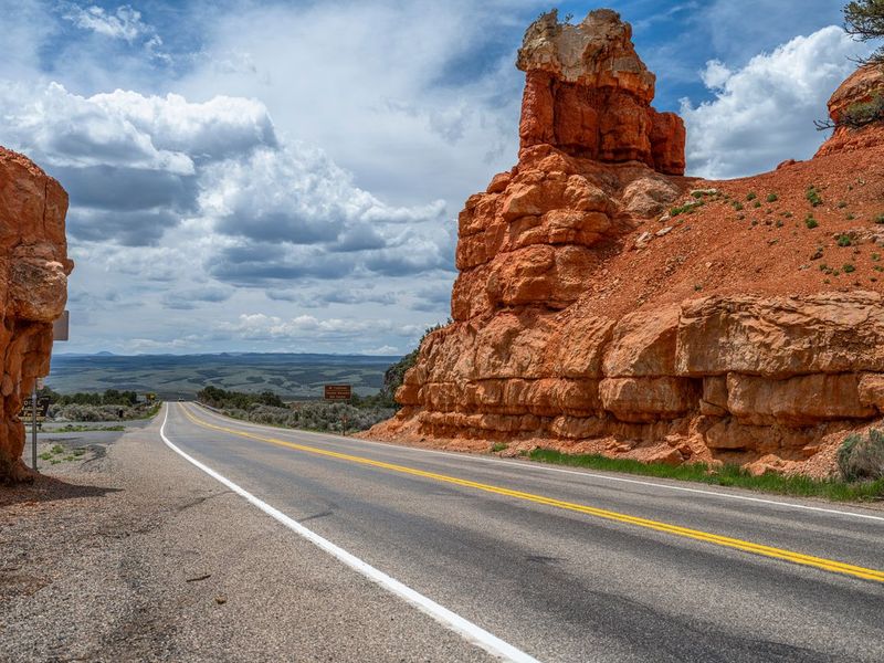 Red Rock Mountains in Utah: A Scenic Landscape HDRi Maps and Backplates