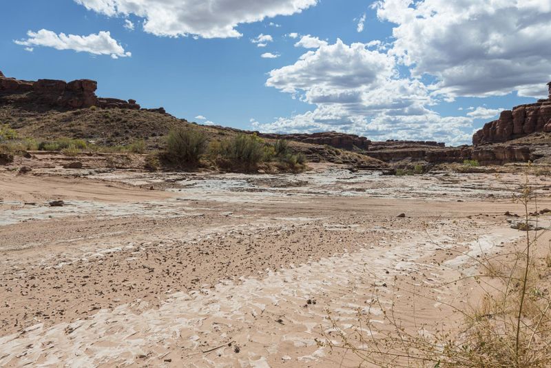 Rocky Trail in Utah Desert HDRi Maps and Backplates