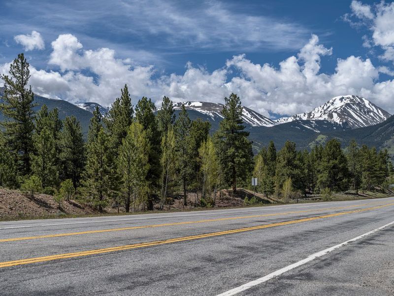 Rural Colorado USA Landscape: Mountains and Nature HDRi Maps and Backplates