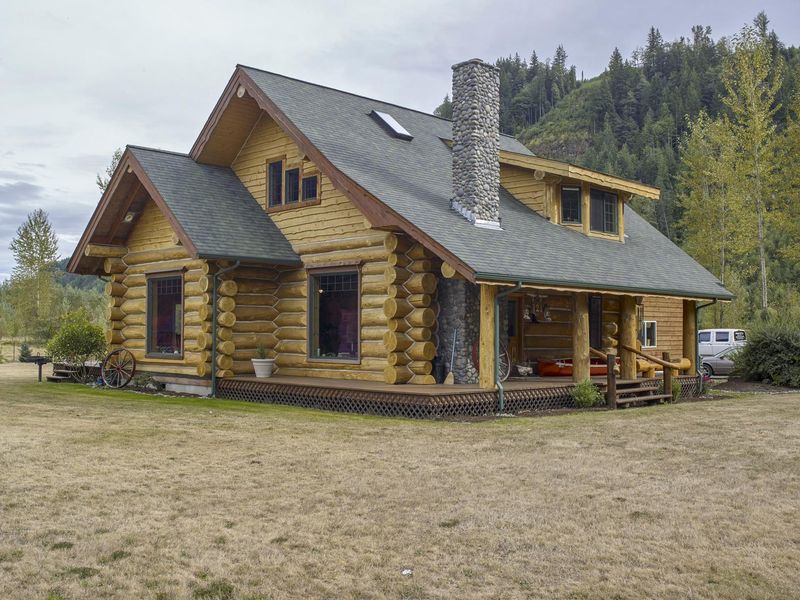 Rural Home: A Daytime View of a Grass Hut HDRi Maps and Backplates