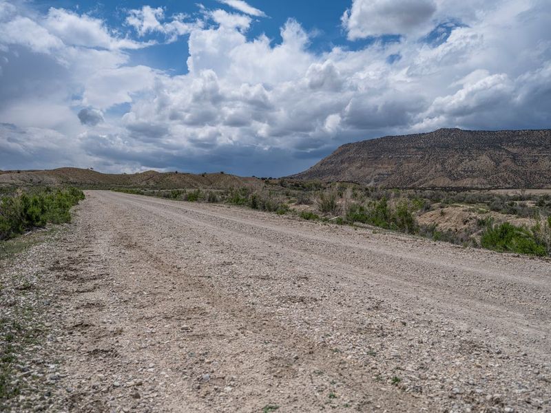 Rural Landscape in Utah: Clear Sky and Off-Road Adventure HDRi Maps and ...