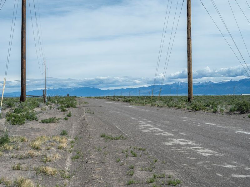 Scenic Road in Colorado: A Mix of Dirt and Gravel HDRi Maps and Backplates