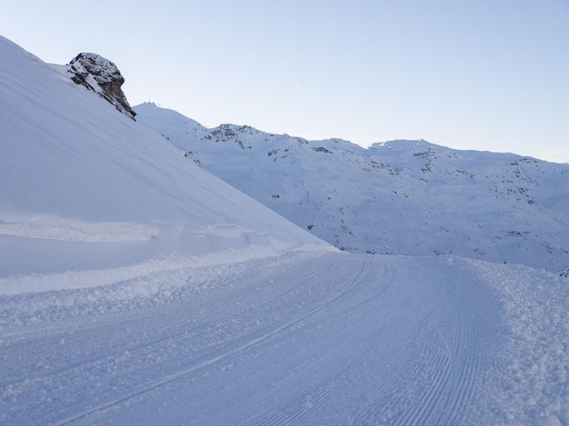 Snow-Covered Hill in the French Alps - HDRi Maps and Backplates