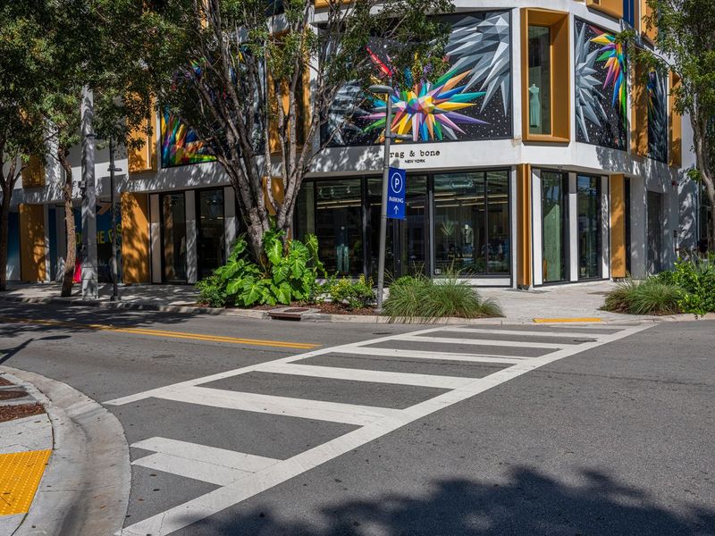 Urban Design in Miami Beach: Shop Storefronts HDRi Maps and Backplates