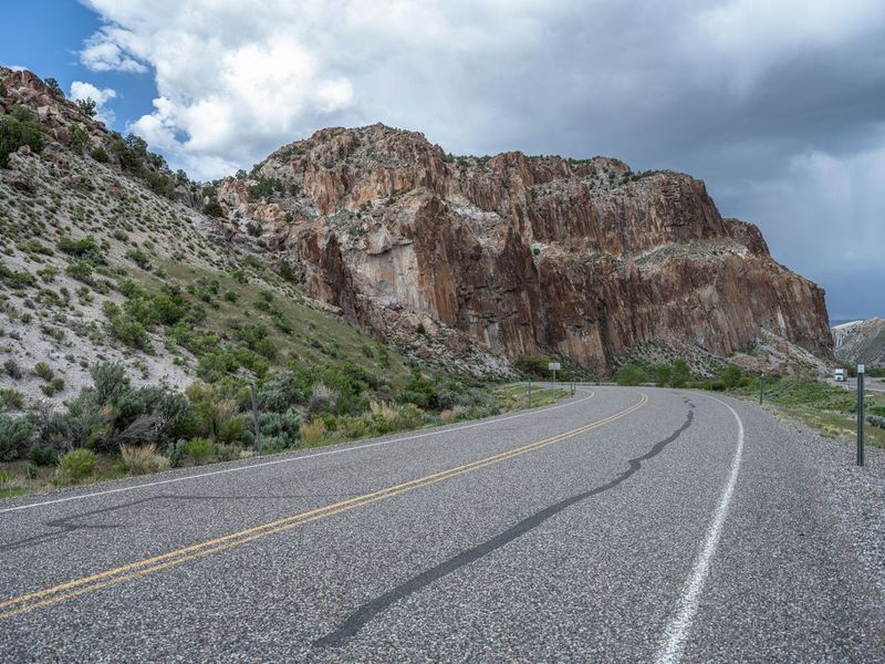 USA Asphalt Road: Embracing Mountain Landscapes HDRi Maps and Backplates