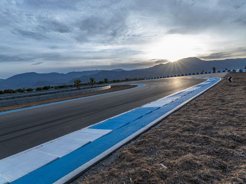 USA Sunshine: Curves on the Asphalt Road HDRi Maps and Backplates