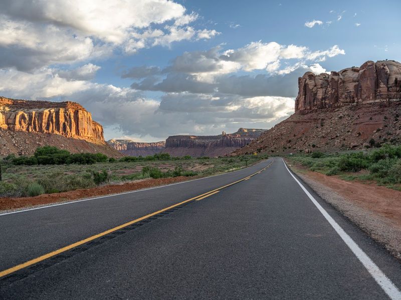 Utah Canyon Road at Dawn: A Stunning Landscape HDRi Maps and Backplates