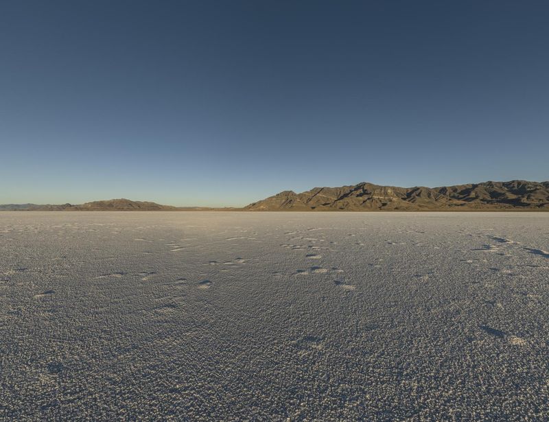 Utah Dawn: Desert Sand and Mountain Landscape HDRi Maps and Backplates