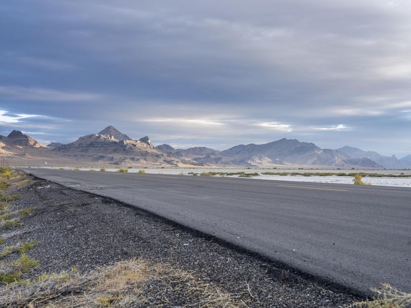 Utah Desert Dawn: Endless Road and Mountain Range HDRi Maps and Backplates