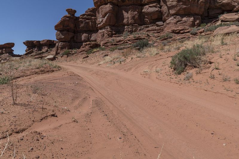 Utah Desert Formation: Under a Clear Sky HDRi Maps and Backplates