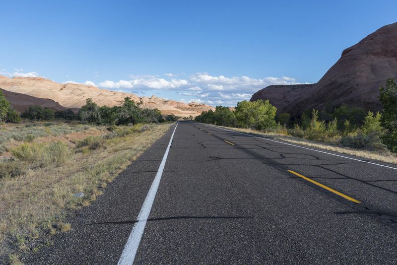 Utah Desert Road with Clear Sky HDRi Maps and Backplates