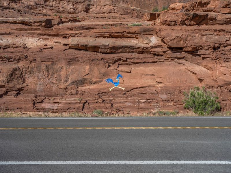 Utah Landscape: Asphalt Road Profile in Nature HDRi Maps and Backplates