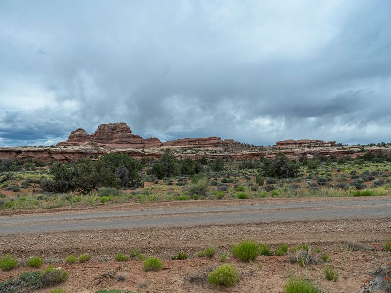 Utah Nature Day: Dirt Road Through the Beauty HDRi Maps and Backplates