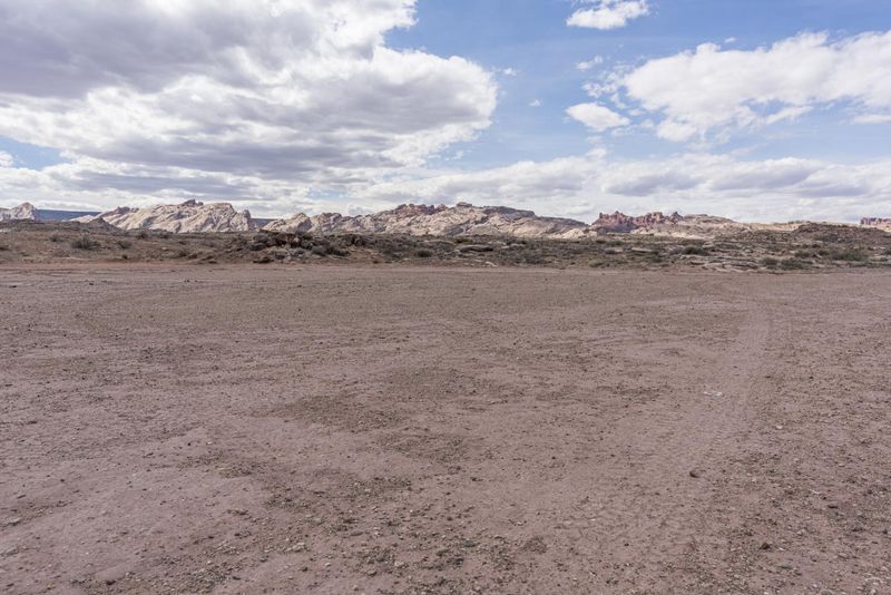 Utah's Red Rock Mountain Road - HDRi Maps and Backplates