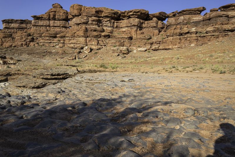 Utah's Red Rock: Mountain Terrain in Clear Sky HDRi Maps and Backplates