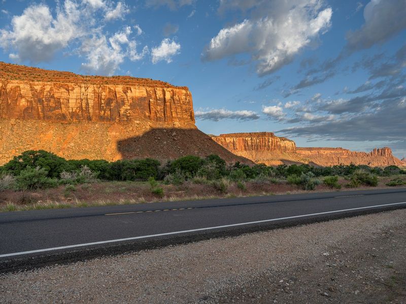 Utah Road: Canyon Landscape at Dawn HDRi Maps and Backplates
