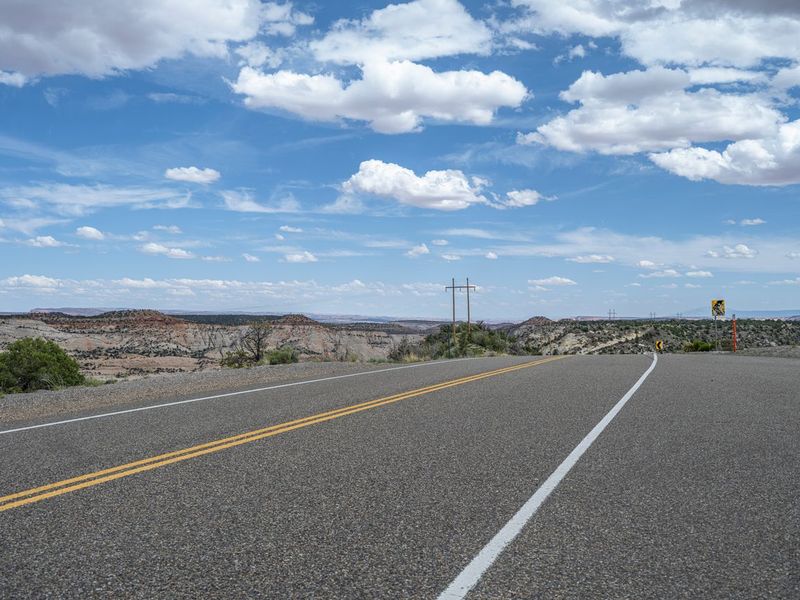 Utah Road: Landscape and Clouds in the USA - HDRi Maps and Backplates