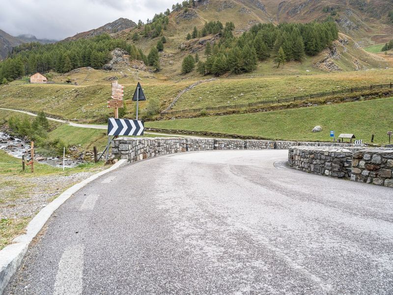 Wet Road Curve: Under a Gloomy Grey Sky HDRi Maps and Backplates