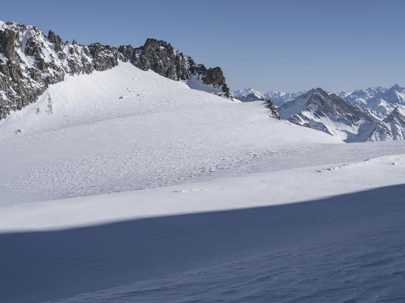 Winter Landscape: Mountain Range in Italy HDRi Maps and Backplates